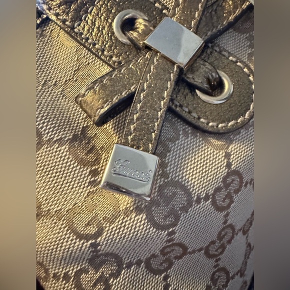 AUTHENTIC GUCCI GOLD ORIGINAL GG CANVAS PRINCY TOTE. - Picture 12 of 17